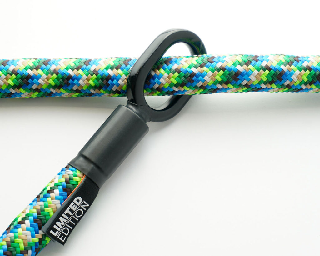 colourful textile rope through one of the two rubberised metal loops of the 'tex–lock eyelet'